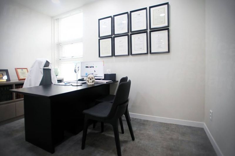The Plus Plastic Surgery - Consultation room