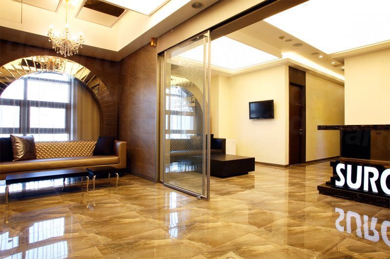 Ruby Plastic Surgery - Waiting area