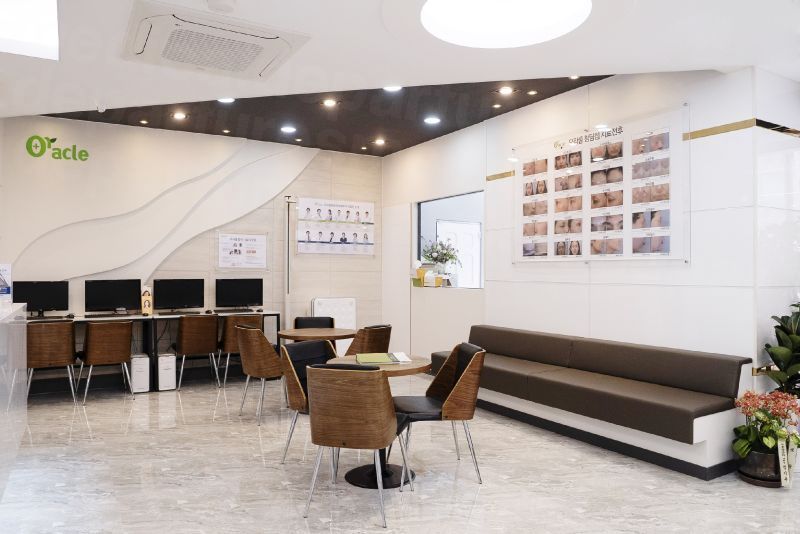Oracle Clinic (Cheongdam) - Waiting area