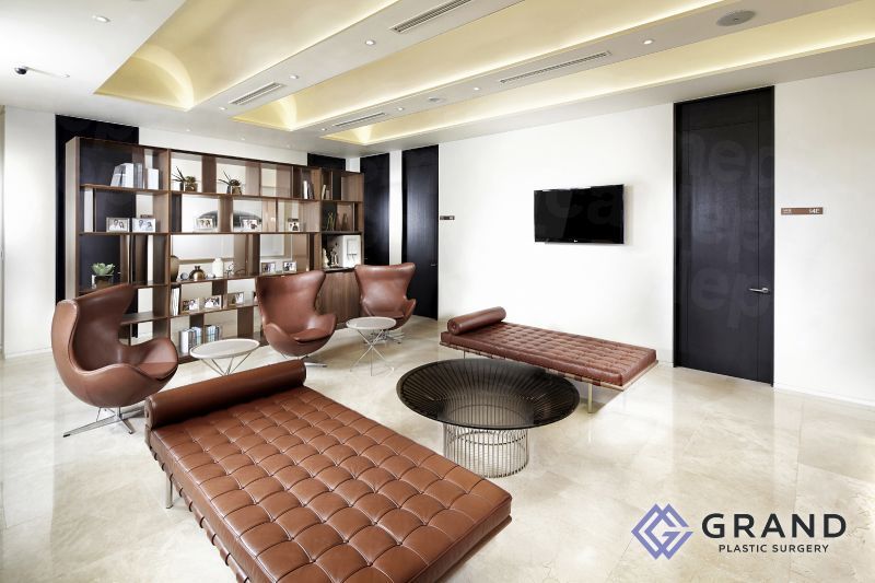 Grand Plastic Surgery - Waiting area