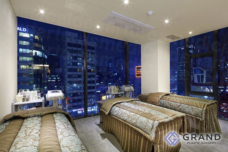 Grand Plastic Surgery - Patient room