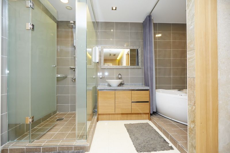 Grace Plastic Surgery - Rest room