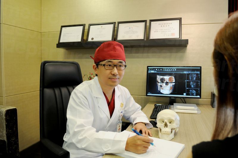 TS Plastic Surgery - The doctor