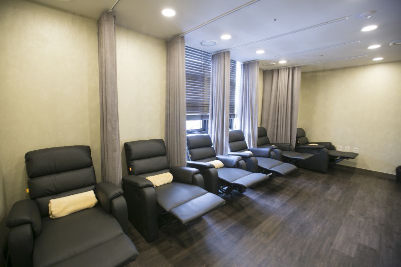 TS Plastic Surgery - Treatment room