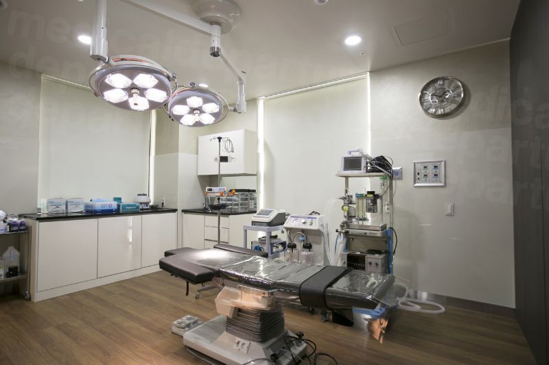 TS Plastic Surgery - Surgery room