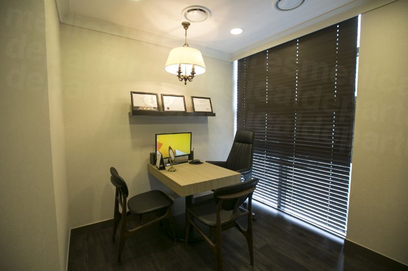 TS Plastic Surgery - Consultation room
