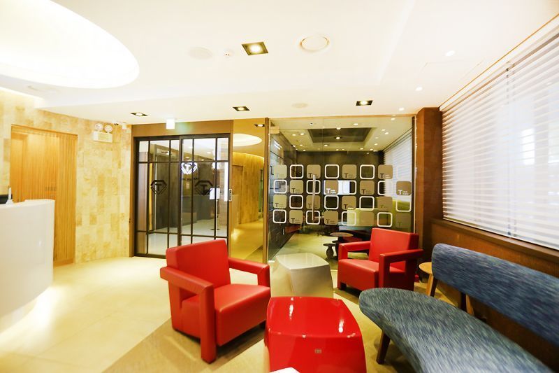 Gangnam T Plastic Surgery - Lobby