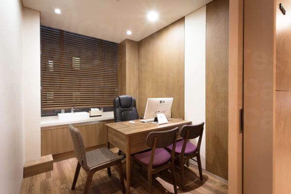 Sulraeim Skin &a; Plastic Surgery - Consultation room