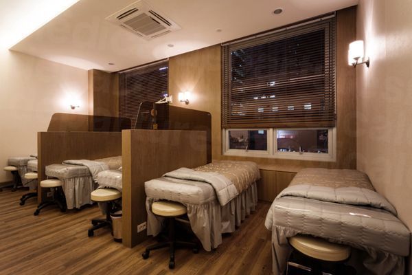 Sulraeim Skin &a; Plastic Surgery - Treatment room