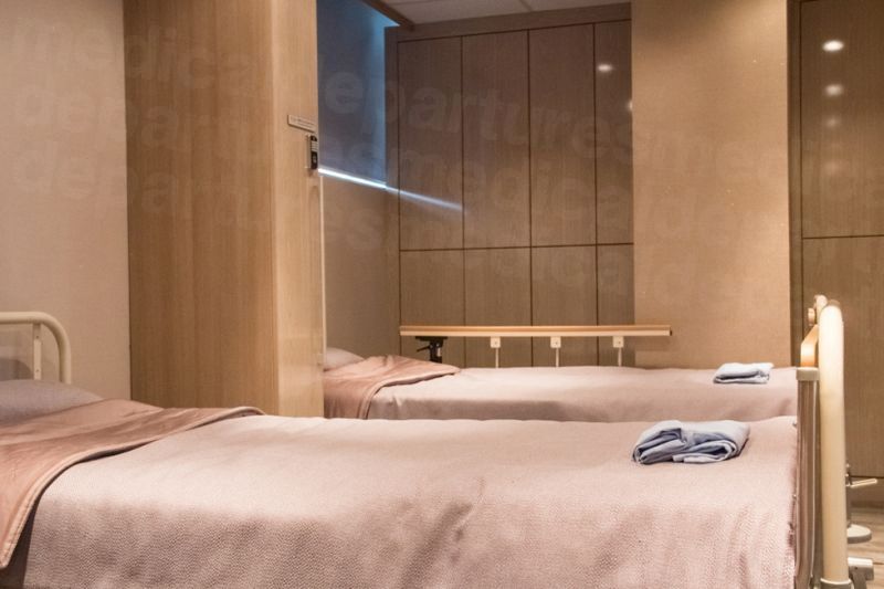 I Star Plastic Surgery - Patient room