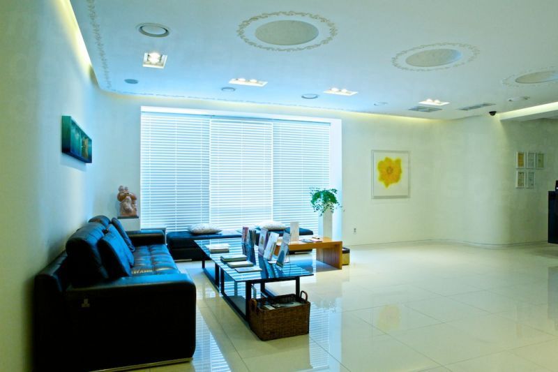 Dr. Kim&s;s Skin Laser &a; Esthetic - Waiting area