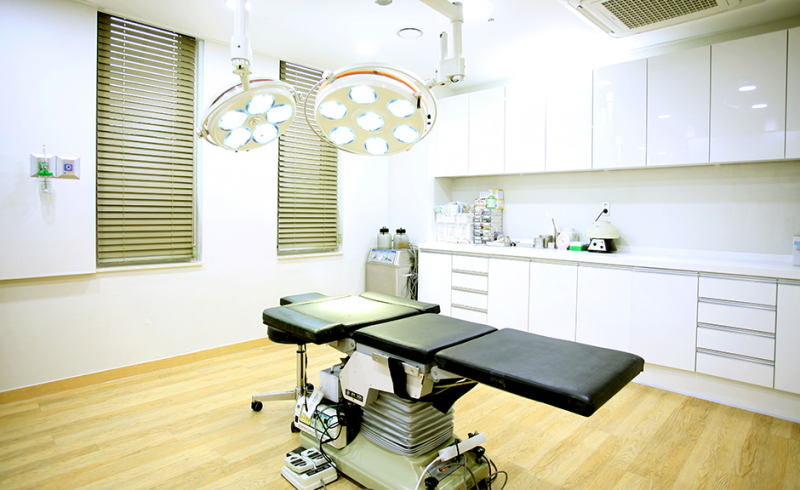 Grace Skin &a; Stem Cell - Surgery room