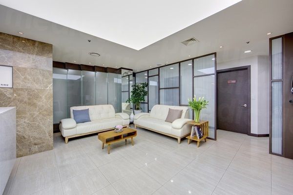 Dr.Mi Plastic Surgery - Waiting area