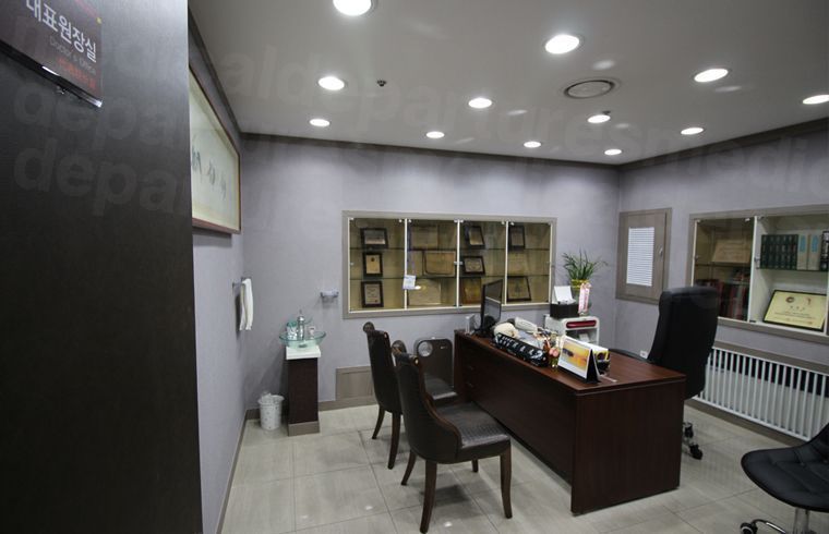 Dr.Mi Dermatology Apgujeong - Doctor&s;s office