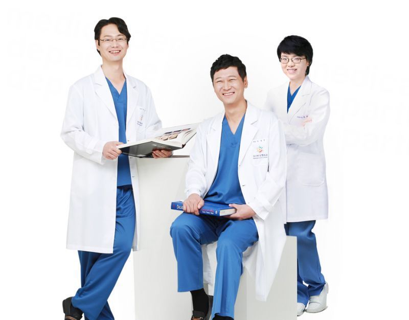 Wannabe plastic surgery - Doctor team