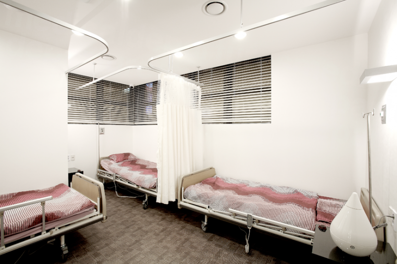 Wannabe plastic surgery -  Treatment room