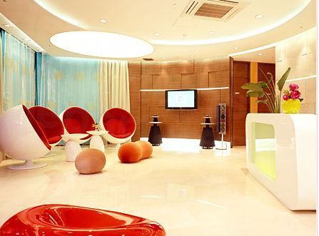 Starline Plastic Surgery - Waiting area