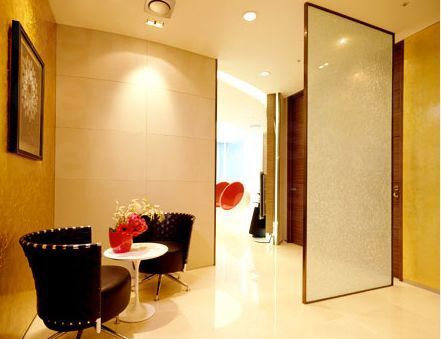 Starline Plastic Surgery - Waiting area