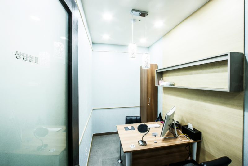 The Gold Plastic Surgery - Consultation room