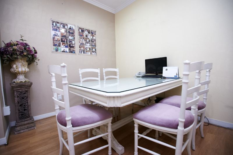 Hershe Dermatology - Waiting room