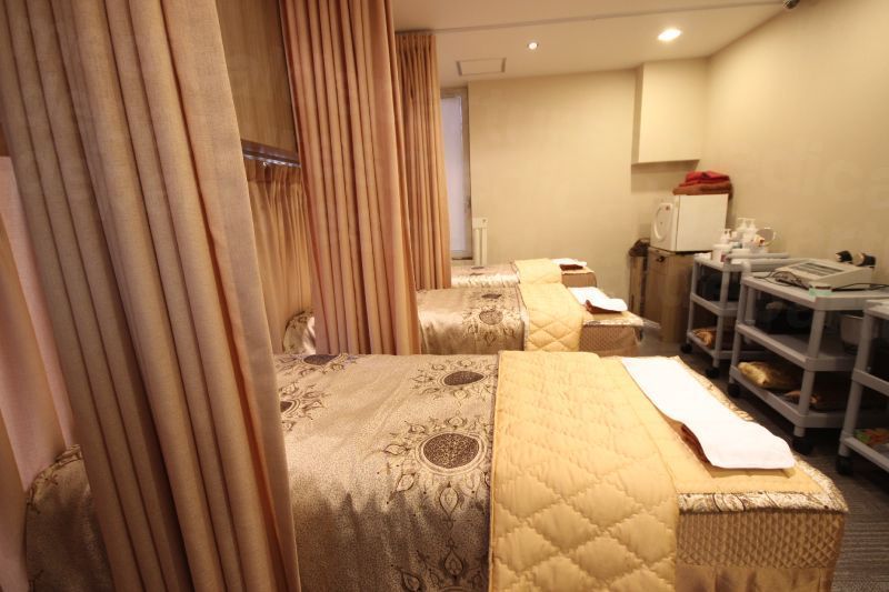 Deesee Dermatology - Treatment room