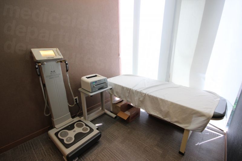 Deesee Dermatology - Treatment room