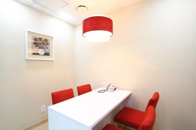 CELLA Plastic Surgery Clinic - Meeting room