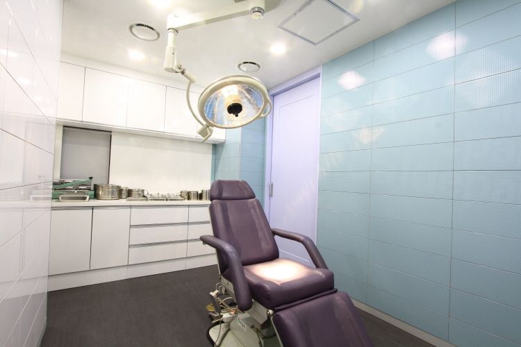 CELLA Plastic Surgery Clinic - Treatment room