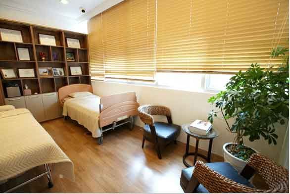 Hershe  Plastic Surgery - Patient room