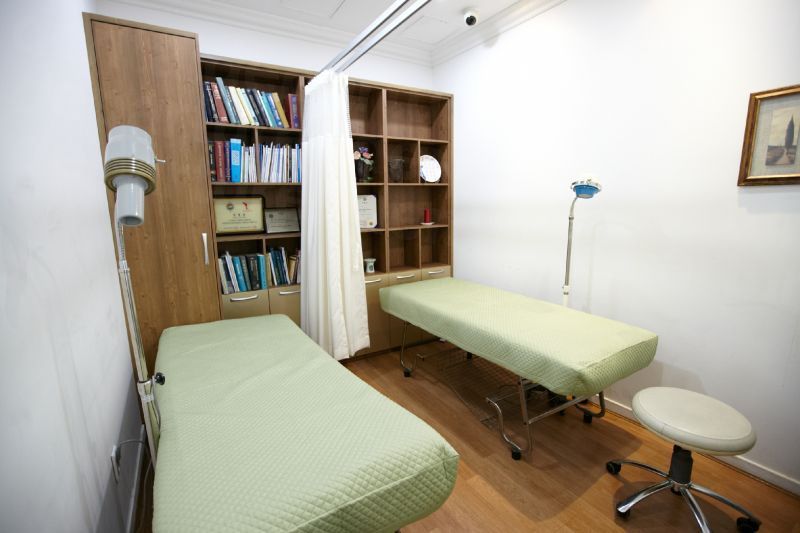 Hershe  Plastic Surgery - Patient room
