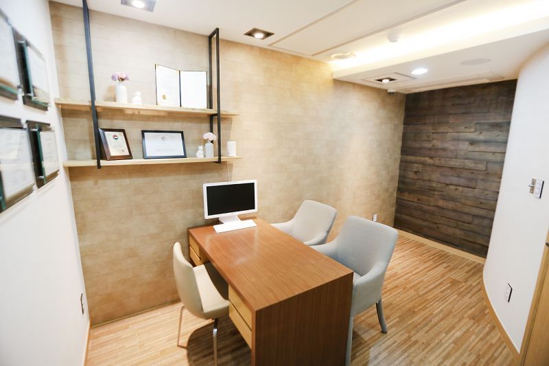 Yuno Plastic Surgery - Consultation room