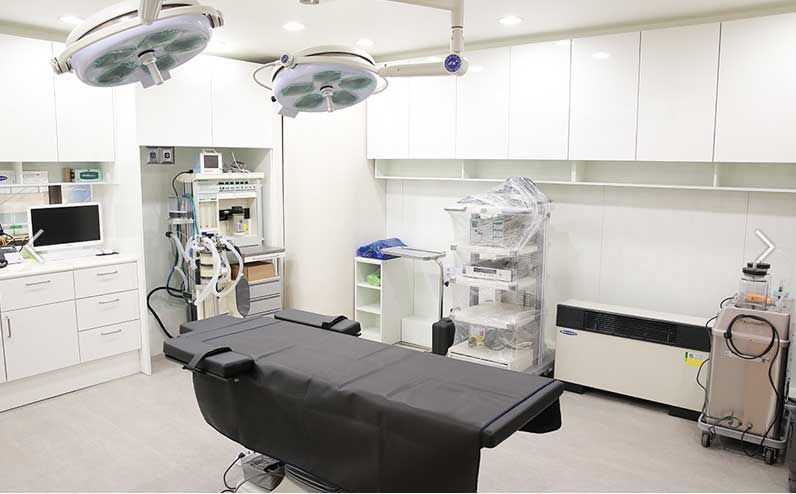 Apex Plastic Surgery - Surgery room