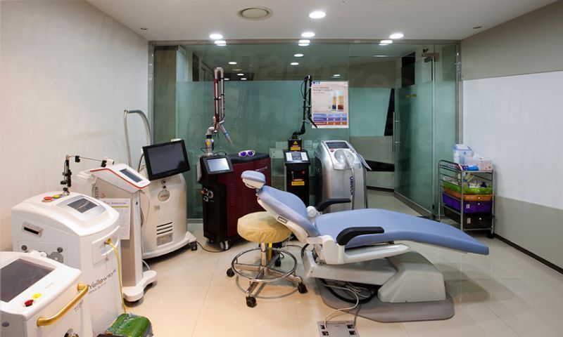 Cheongdam U Dermatology - Surgery room