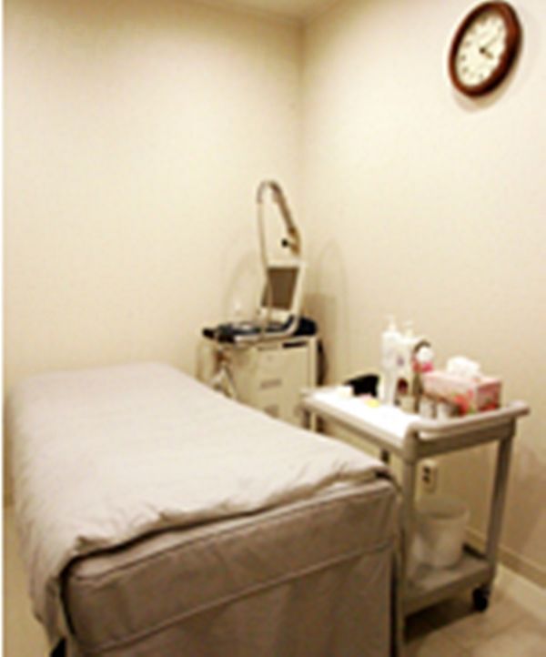 Oracle Clinic (Gangbyeon) - Patient room