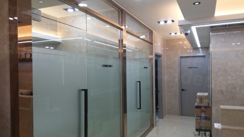 The Class Plastic Surgery - In front of Treatment room