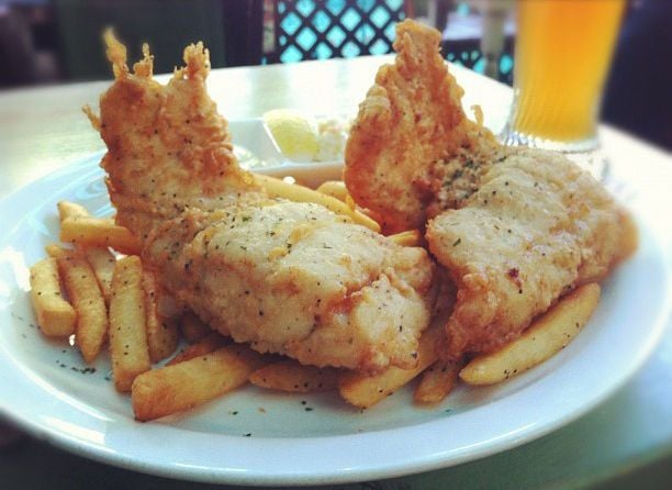 Crispy fish n chips with lemon aioli guiness